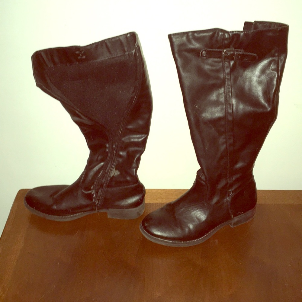 Black boots